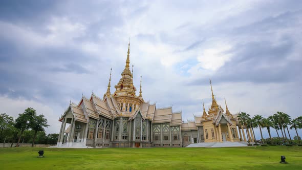 4k Time-lapse of Wat Luang Pho Toh temple or Wat Non Kum temple in Nakhon Ratchasima alt
