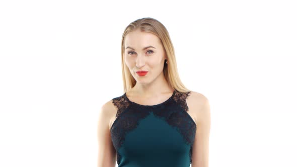 Young Woman Starts Leading News, Before It Is Clapper Board alt