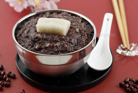 oshiruko-zenzai-sweet-red-bean-soup-with-rice-cake-stock-photo-by