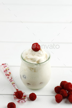 Greek Yoghurt with Fresh Raspberry