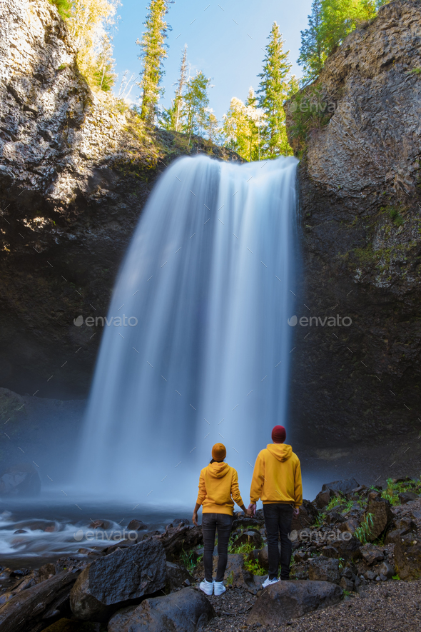 Helmcken Falls, the most famous waterfall in Wells Gray Provincial Park ...