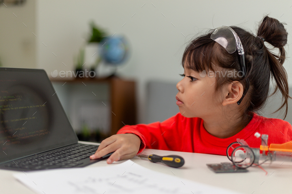 TEACH TECH KEYBOARD CODING ROBOT