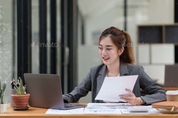 Fund manager analysis Investment stock market at office. - Stock Photo - Images