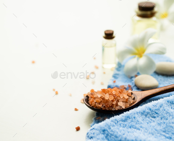 Himalayan Salt Spa in wooden spoon with Massage Oil