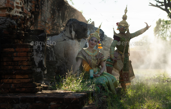 Khon, Is a classic Thai dance in a mask. This is Ravana expressing his love to Miss. Sida.