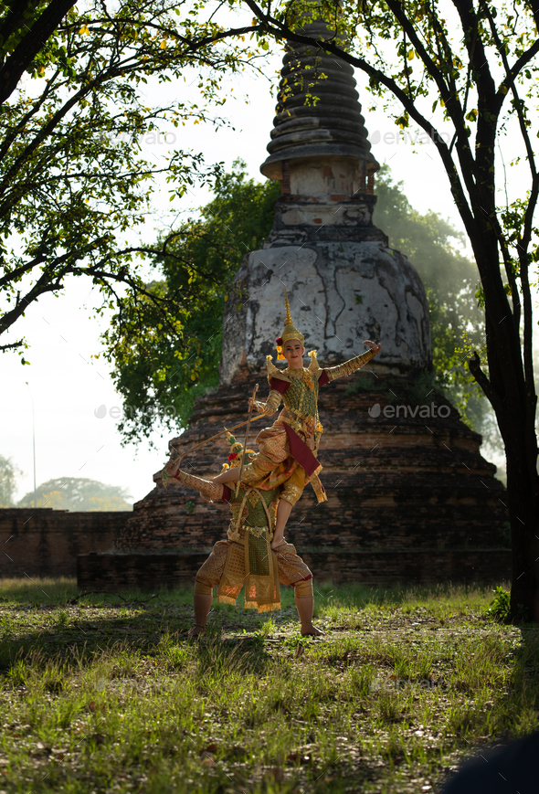 Khon, Is a classical Thai dance in a mask. In Ramayana literature,