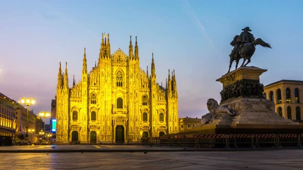 Sunrise Time Lapse of Milan Cathedral  Milan Italy alt