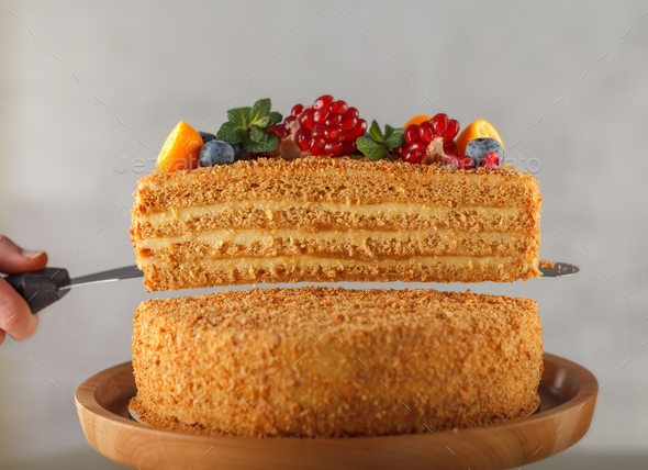 Honey Banoffee Sheet Cake - The Scran Line