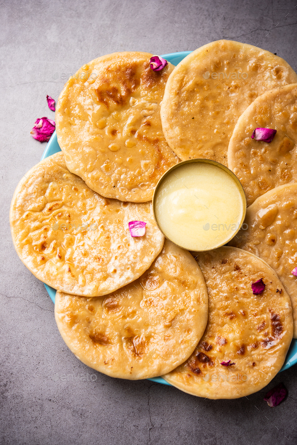 Puran poli, Puran roti, Holige, Obbattu, or Bobbattlu, is Indian sweet ...