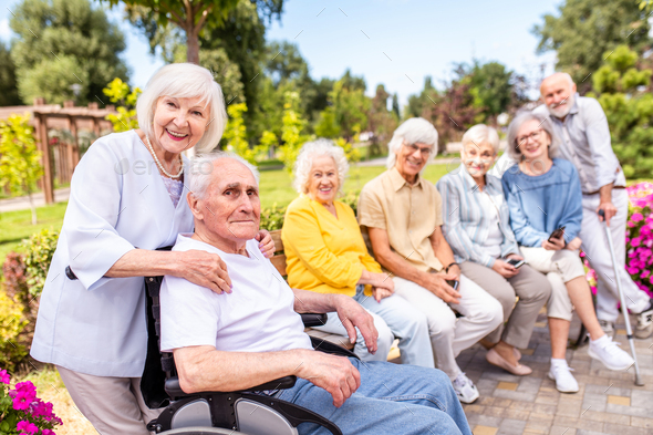 Group of seniors people bonding at the park Stock Photo by ...