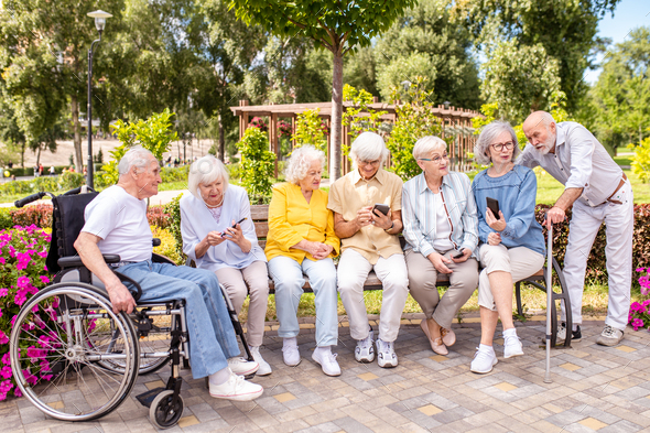 Group of seniors people bonding at the park Stock Photo by ...