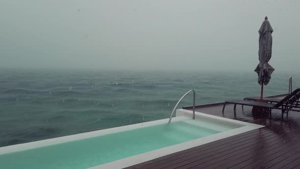 Rainy Holiday Bad Weather Vaccation  alt