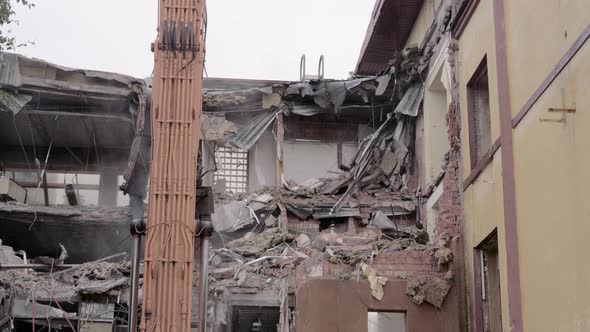Demolition of the Building alt