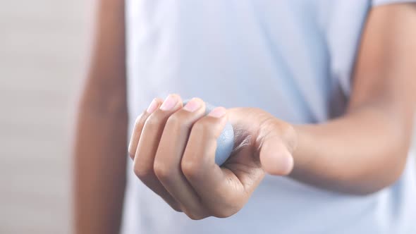 Hand and Finger Strengthening Exercises alt