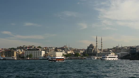 The Golden Horn, The New Mosque and the Galata bridge  alt