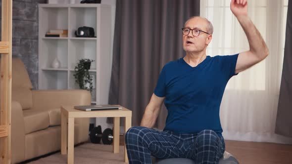 Grandfather Training on Swiss Ball alt