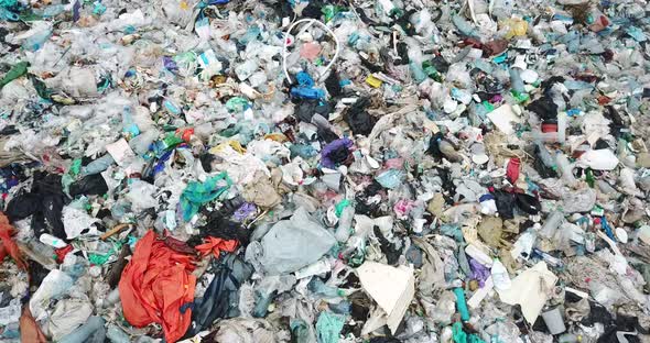 Huge Mountain of Garbage Unsorted Garbage alt