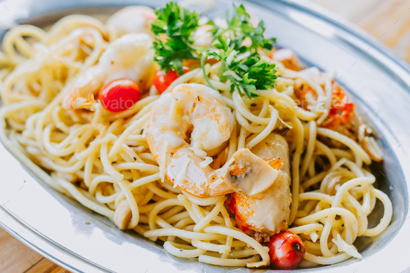 spaghetti aglio olio seafood Stock Photo by danielhalis | PhotoDune