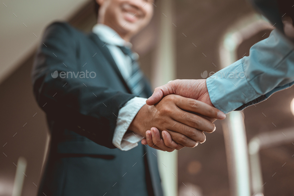 Businessman shake hands and get to know each other before they start talking about business