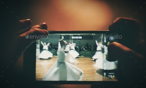 Filming dervishes with a smartphone