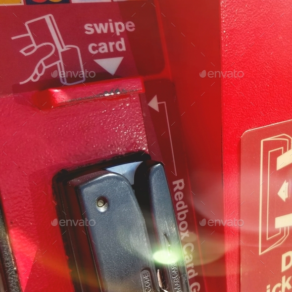 Paying with Card! Credit Card Scanner on Vending Machine!