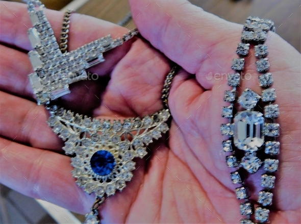 Beautiful Jewelry! Rhinestones! Sapphires!