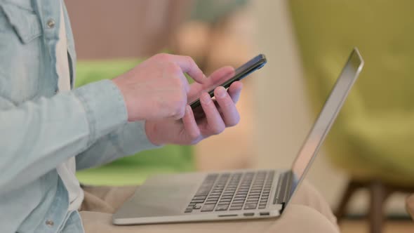 Using Smartphone While Laptop Lap alt