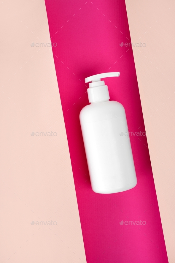 Natural Hypoallergenic Foam for bathing children. White Plastic pump bottle. children\'s cosmetics. B