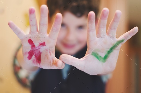 True or false guess choose right answer green red kid’s hands signs bright and light colorful quiz