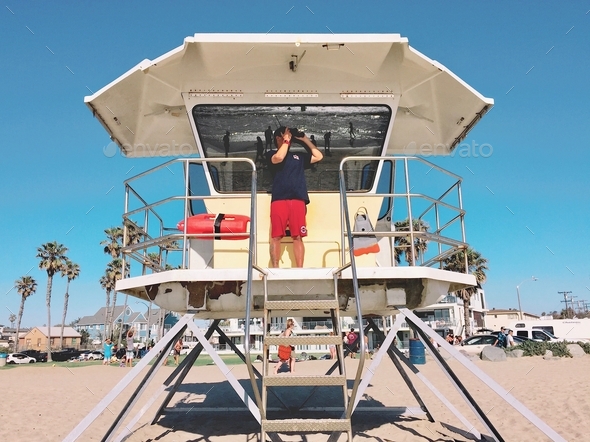 San Diego lifeguard hard at work keeping us safe. Tonythetigersson Tony Andrews Photography