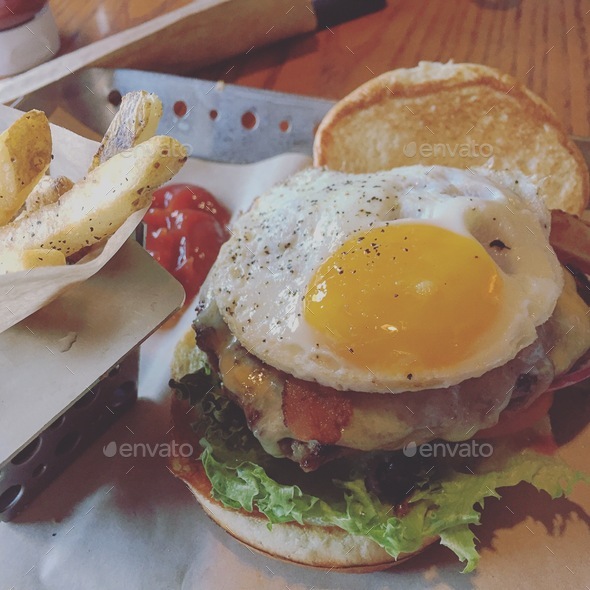 Grass-fed Sunrise Burger