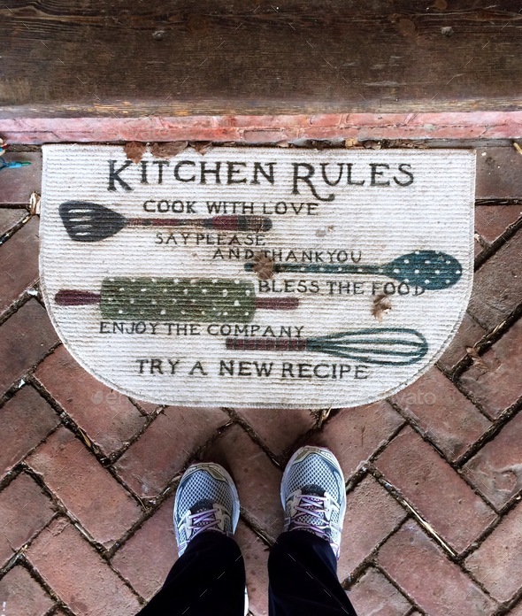 “Kitchen rules” welcoming doormat entrance at home’s door