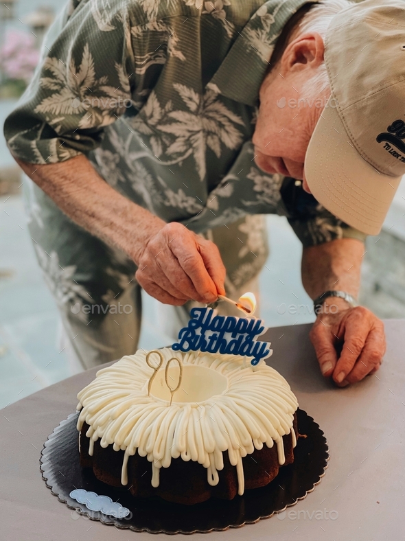 Cake tag: 90th birthday - CakesDecor