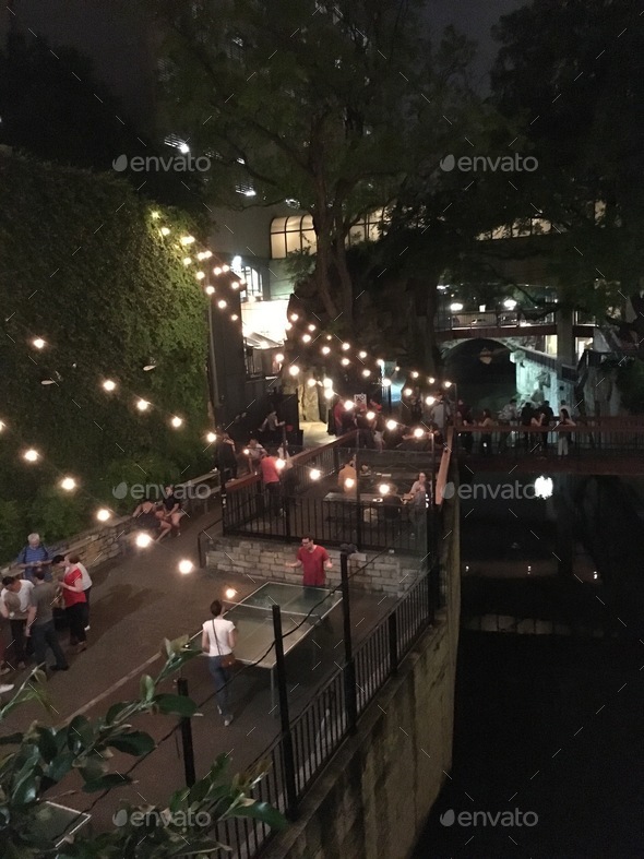 Rooftop bars and nightlife in Austin Texas