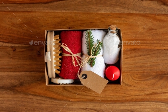 Homemade seasonal gift box or self care package with bath accessories. Sustainable Christmas
