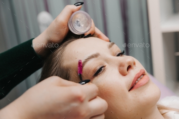 master to style eyebrows in the salon. eyebrow care