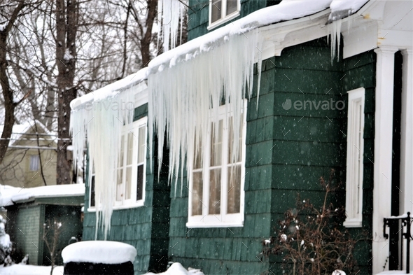 Ice dams icicles - Stock Photo - Images