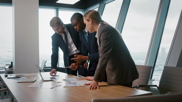 Business people meeting brainstorming ideas about new project alt