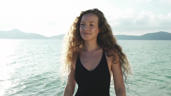 Wind Blown Hair on Odel with Curly Hair alt