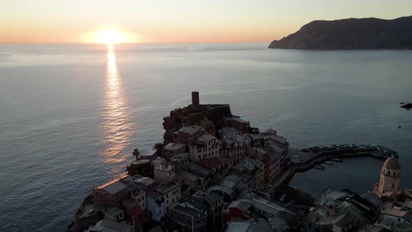 Aerial view of Vernazza old town along the coast, Cinque Terre, Liguria, Italy. alt