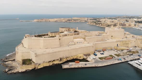 Aerial Clockwise Shot of Fort St. Angelo In Birgu Malta alt