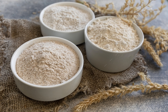 Wheat flour coarse from whole wheat grains, wheat bran and wheat flour ...