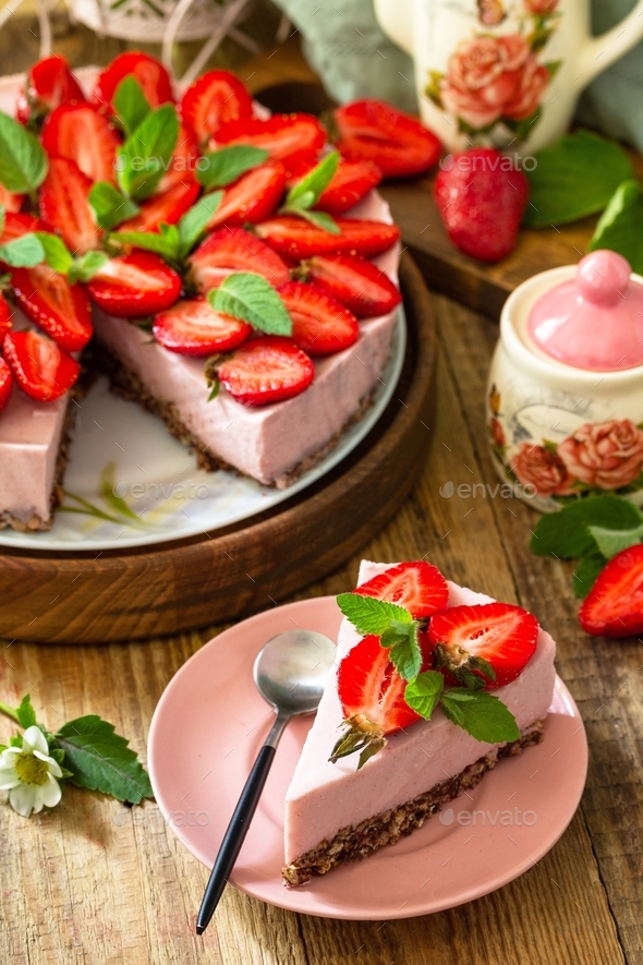 Summer diet dessert without baking Gluten-free, birthday menus. Strawberry cheesecake.