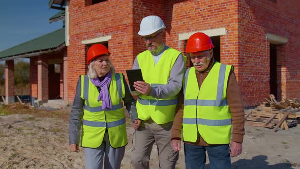 Senior Grandparents Family Meeting Real Estate Agent Architect Financial Manager Purchasing House alt