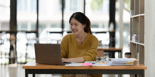 Smart asian business woman smiling at office space. real estate, lawyer, non-profit, marketing