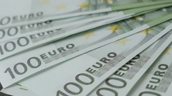 Paying bills with hundreds and thousands of paper Euros 4K 2160p 30fps UltraHD footage - Counting ba alt