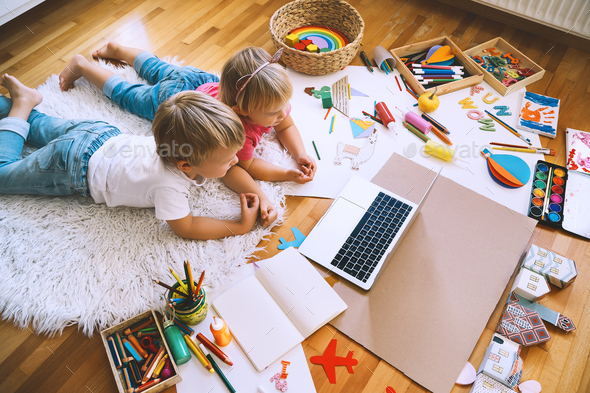 Preschool kids drawing and making crafts with online art classes