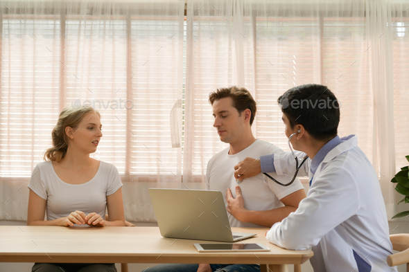 Love couple having infertility problems need advisor with the doctor.