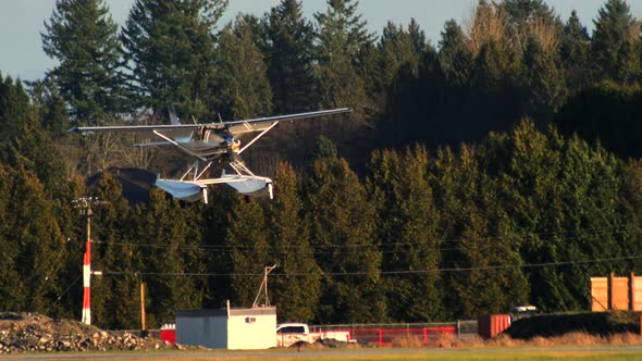 Cessna-182 Plane Approaching To Land On The Runway Of Pitt Meadows Airport In British Columbia, Cana alt