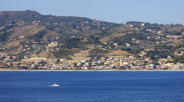 City by the Sea. Messina, Sicilia, Italy. - Stock Photo - Images
